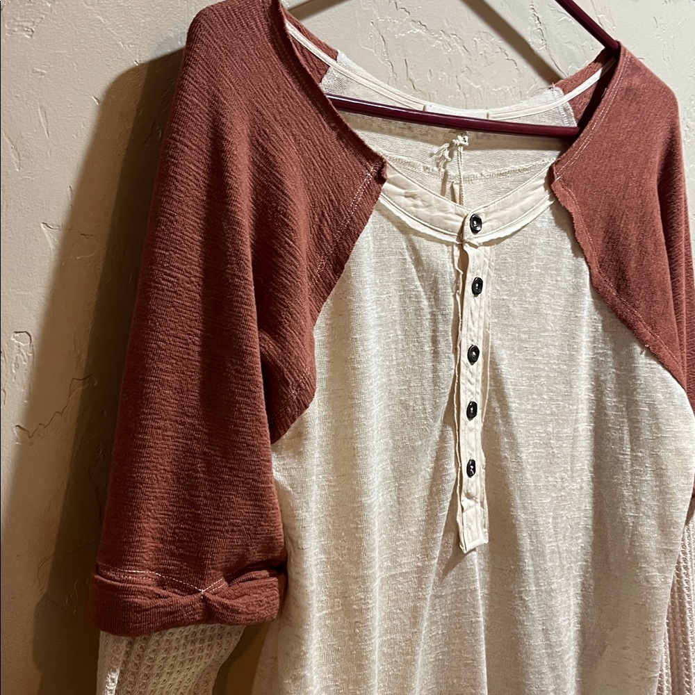 The Buckle Gilded Intent Pieced Thermal Henley Top - Picture 4 of 9